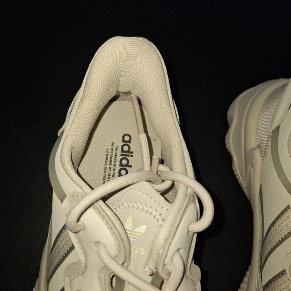 Size 5.5 - adidas Ozweego Bliss Women's - Picture 5 of 15